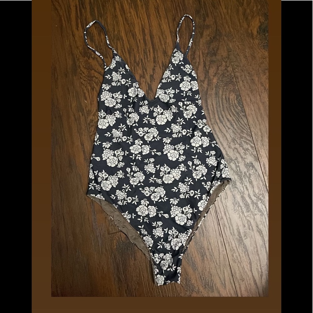 Acacia Blossom Fullpiece